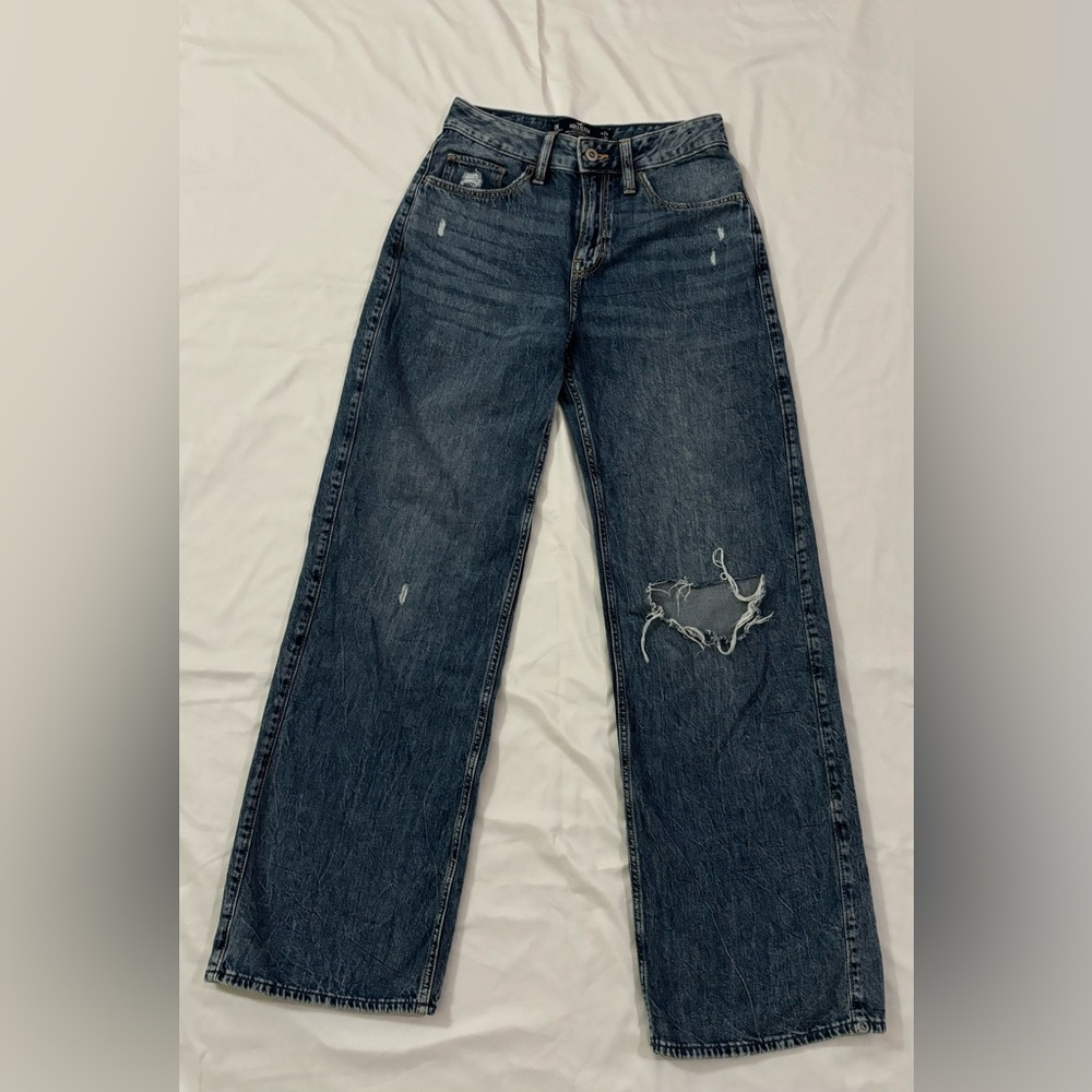 Hollister Women’s High-Rise Vintage Baggy Blue Jeans, One Rip And Lightweight
